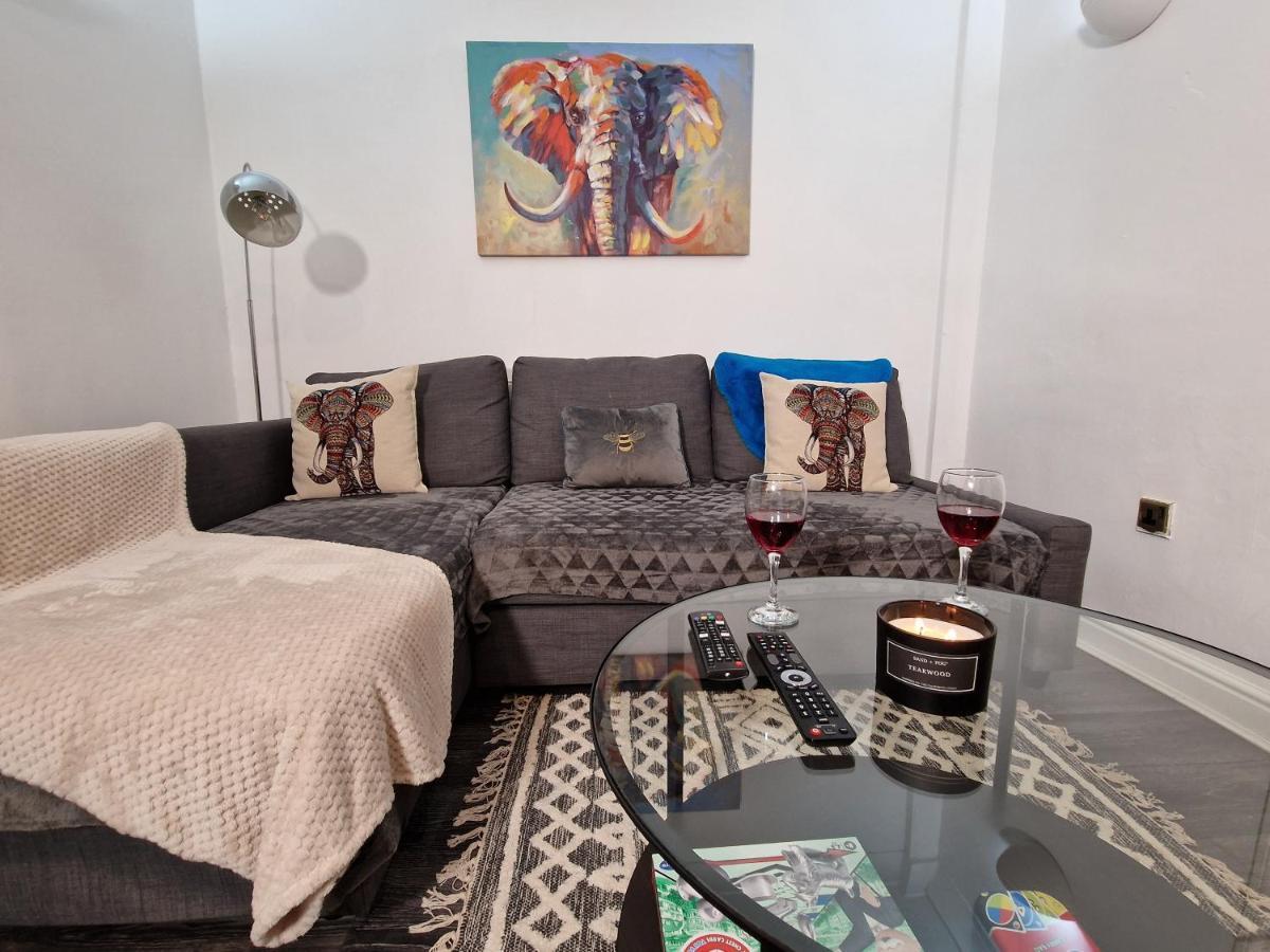 Marston Green Spacious & Comfy Home- Very Close To Nec Birmingham ,Hs2 & Airport- Perfect For Contractors & Groups- Free Parking & Fast Wifi מראה חיצוני תמונה